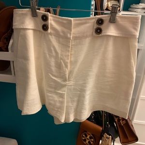 Beautiful cream Linen dress shorts.